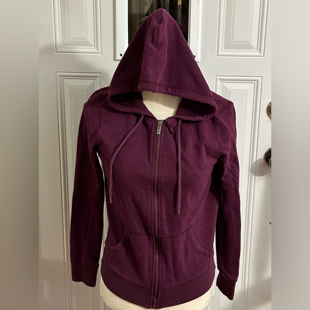 Victoria Sports burgundy XS